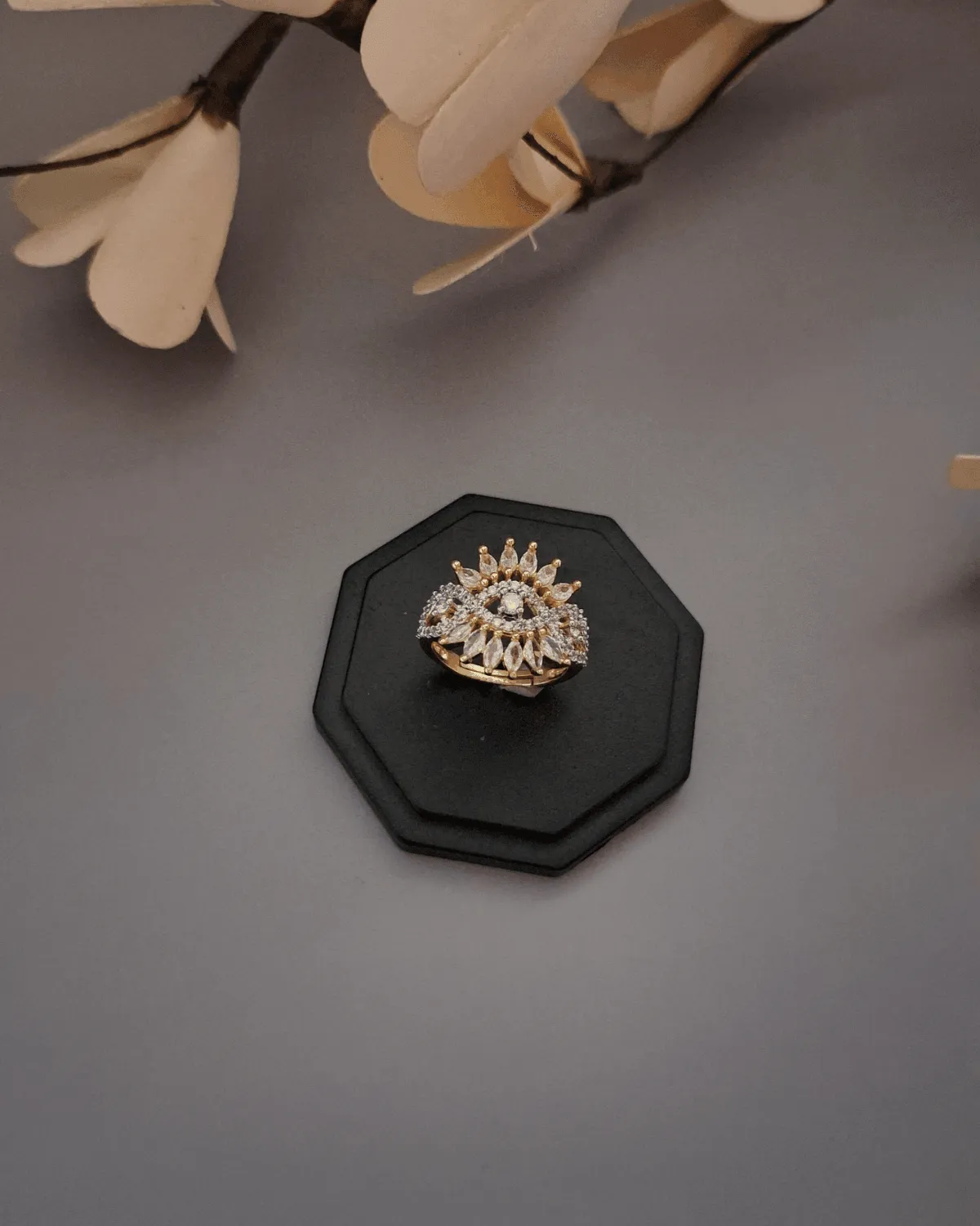 Zevarly Zuvairiya Fashionable Ring