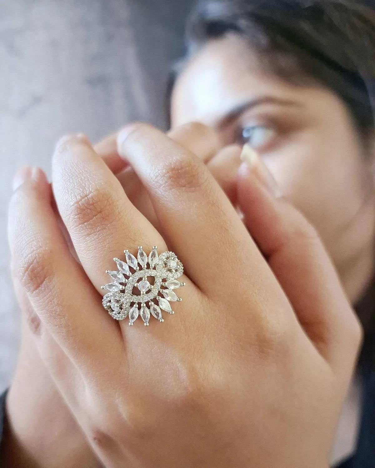 Zevarly Zuvairiya Fashionable Ring